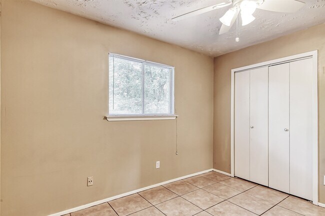 Building Photo - 45 Coralberry Rd