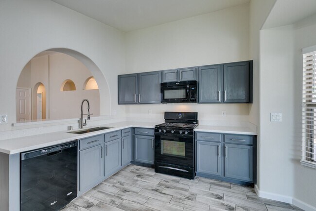 Building Photo - Beautiful 3 bedroom home near South Summerlin!