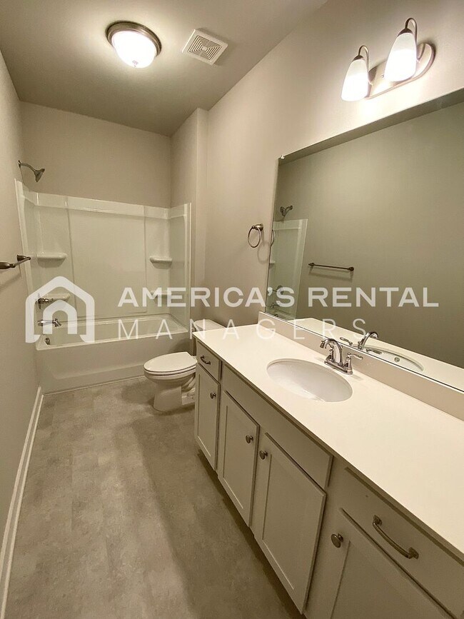 Building Photo - Home for Rent in McCalla, AL... Available ...