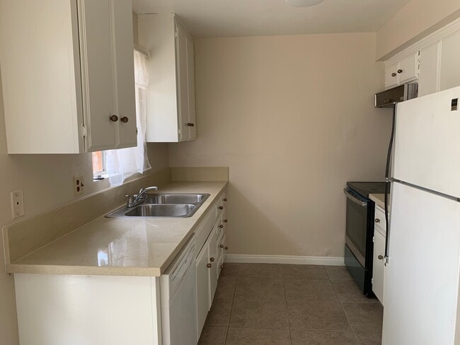 Building Photo - 921 Mt Olive Dr