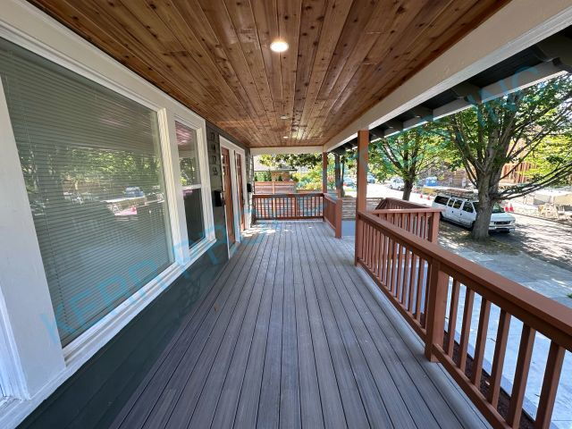 Building Photo - Charming 2-Bed, 2-Bath Duplex Retreat in V...