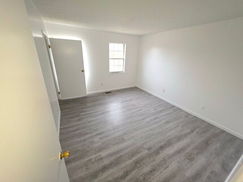 Bedroom 2 - 5378 Portland St