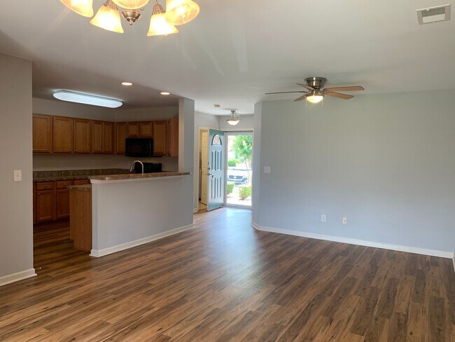 Building Photo - 1032 Bridgeport Way