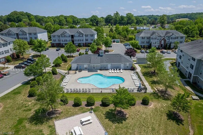 Building Photo - 1620 Cherry Blossom Ln