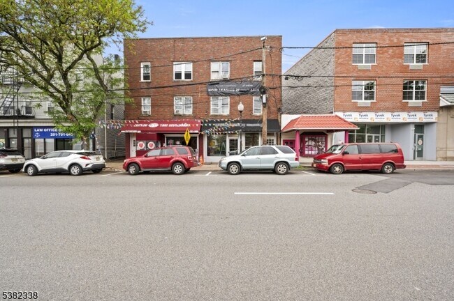 Primary Photo - 241 Parker Ave