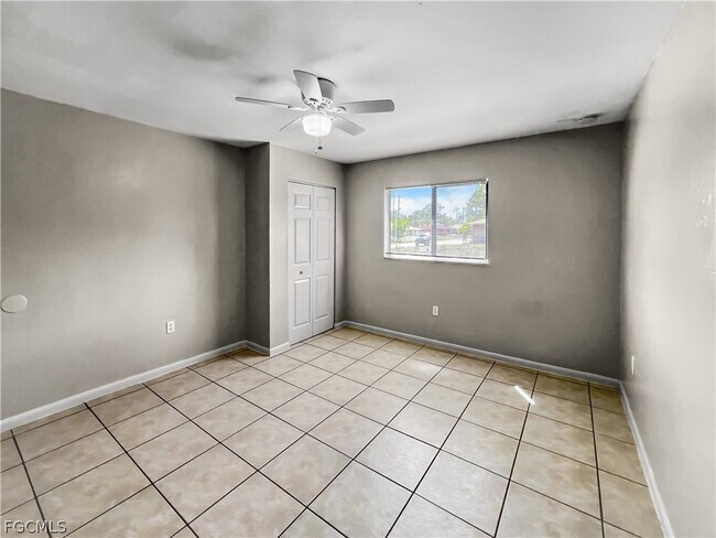 Building Photo - 2704 Owen Ave S