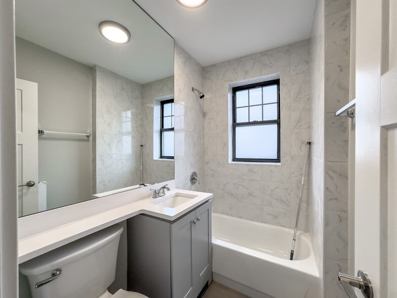 Building Photo - 369 Hazel Ave