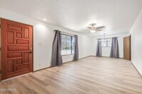 Building Photo - 1820 W Hazelwood St