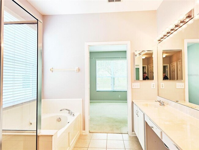 Building Photo - 8512 Abbotsbury Dr