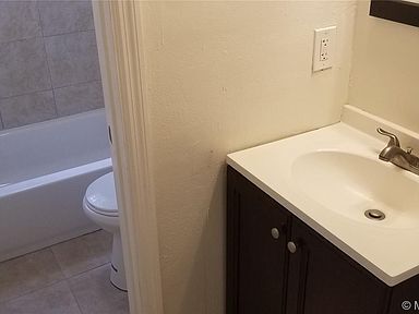 Building Photo - 5972
