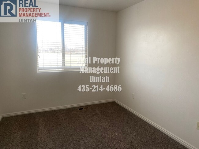 Building Photo - Beautiful Twin Home for Rent!