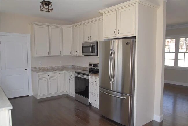 Building Photo - 61 Webster St