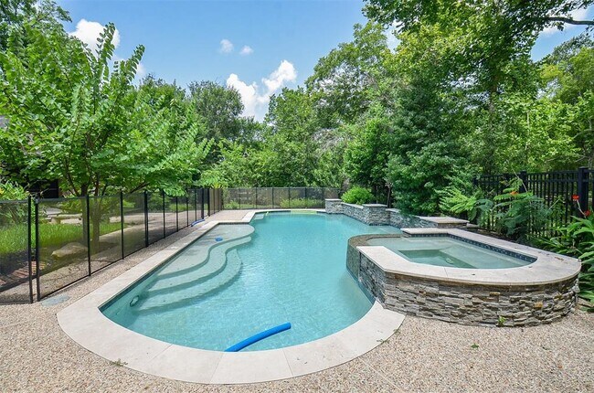 Building Photo - 7610 Breezeway Bend Ln