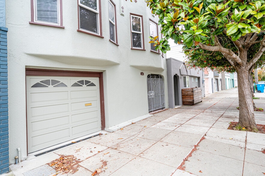 Building Photo - 149 Joost Ave