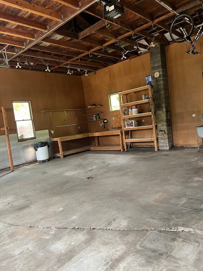 Building Photo - 918 N Dunton Ave