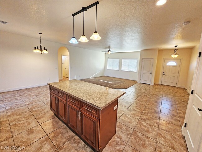 Building Photo - 4920 Honey Locust Dr