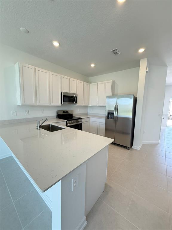Building Photo - 2633 Skyline Lp