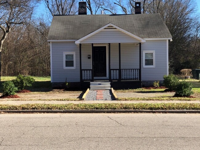 Primary Photo - Recently Upgraded 3 Bedroom in Downtown Ro...