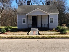 Building Photo - Recently Upgraded 3 Bedroom in Downtown Ro...