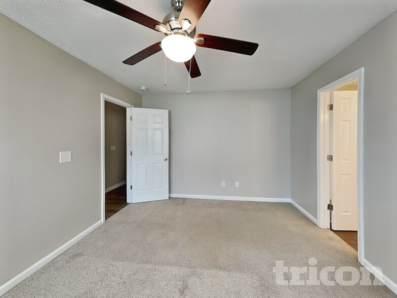 Building Photo - 824 Cedar Break Ct