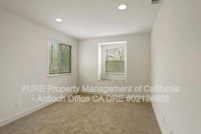 Building Photo - 60 Xena Court