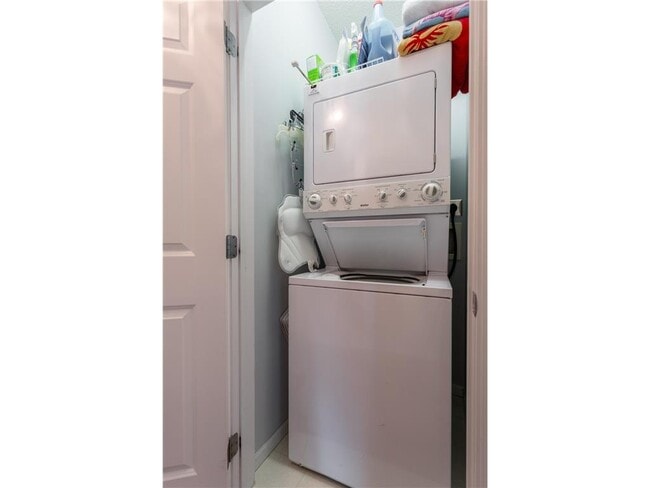 Building Photo - 545 N 1st St