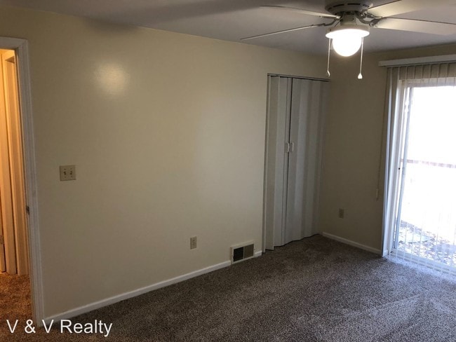 Building Photo - 2 br, 1 bath House - 216 Norwood Ave