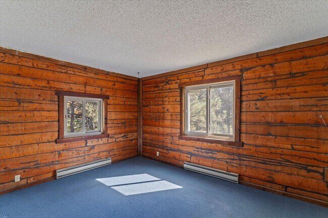 Building Photo - 6200 Pine Hollow Dr