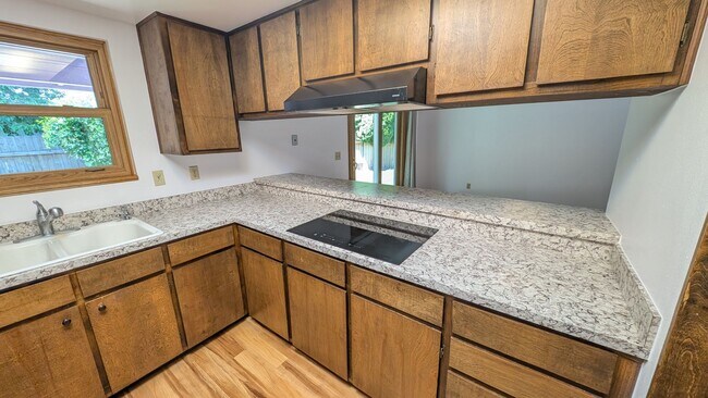 Building Photo - One level home with lots of character in Hillsboro.