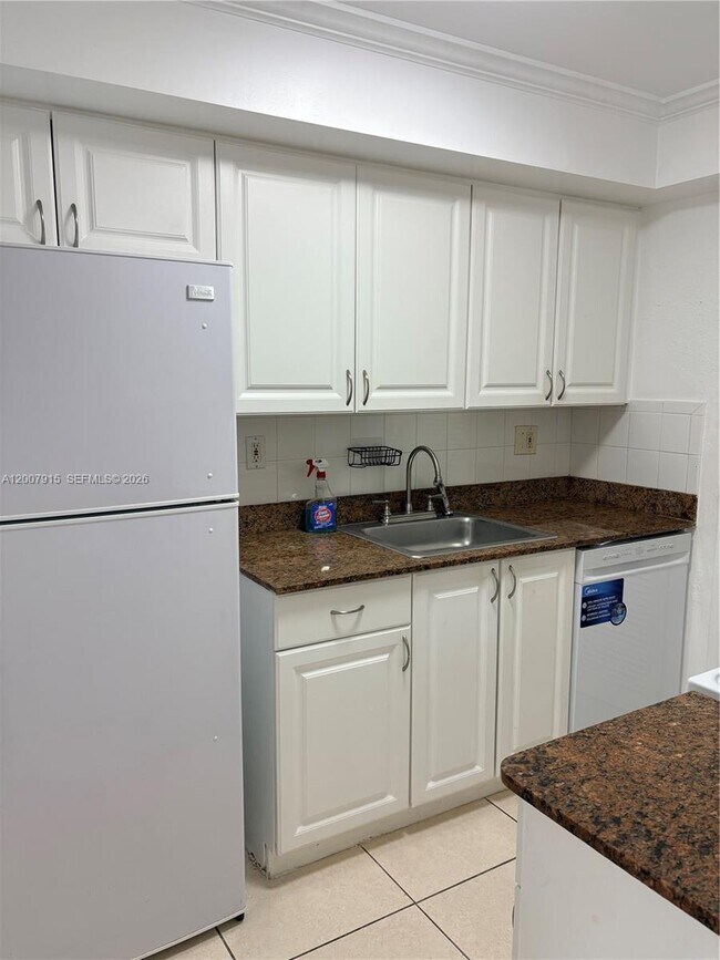 Building Photo - 17600 NW 68th Ave