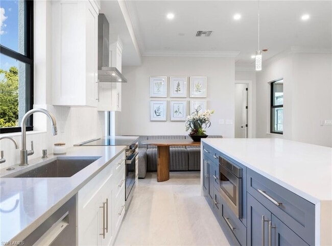 Building Photo - 2721 Van Buren Ave