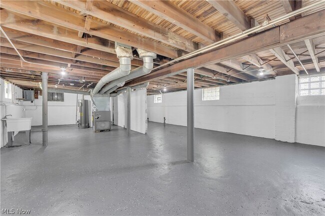 Building Photo - 13722 Saybrook Ave