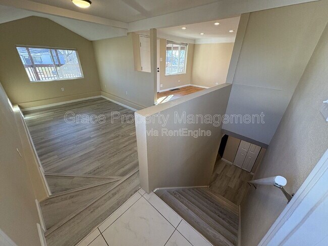 Building Photo - 4925 Clay St