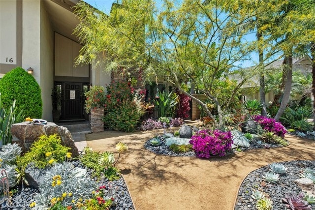 Building Photo - 16 Banyan Tree Ln