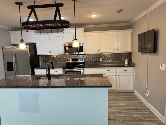 Building Photo - 157 Cody Dr