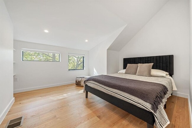 Building Photo - 2509 Durwood St