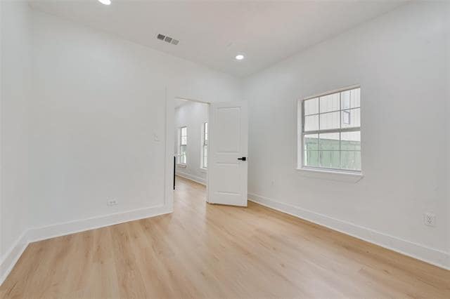 Building Photo - 506 N Lancaster Ave