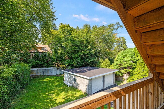 Building Photo - 143 Kneen St