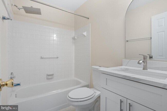 Building Photo - 13620 Canal Vista Ct