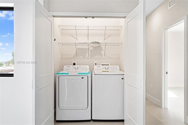 Building Photo - 4307 E 8th Ct