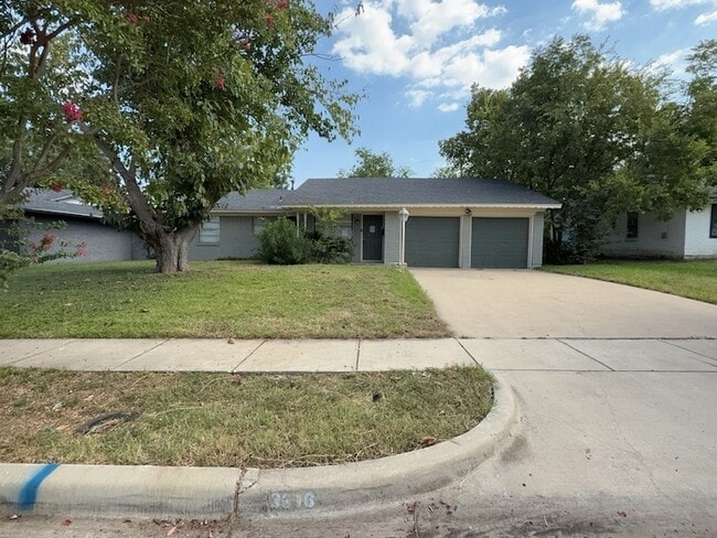 Primary Photo - 3316 Shorewood Dr