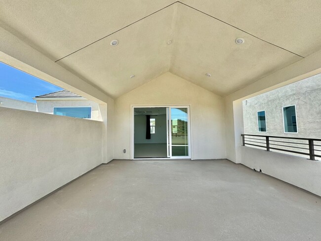 Building Photo - 27128 Skyland Wy