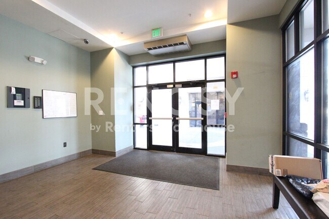 Building Photo - Spacious Penthouse Loft Garage Parking Included in Price!  - 3rd and Broadway in the Heart of Den...