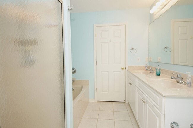 Building Photo - Townhome in Bluewater Bay
