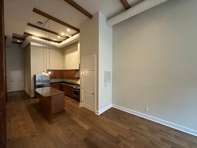 Building Photo - Desirable Nettleton rare vacancy massive  1Bd  2.5 bath with office/flex space , 2 parking space ...
