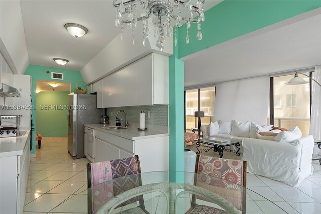 Building Photo - 9455 Collins Ave