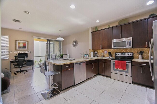 Building Photo - 129 Riverwalk Cir E