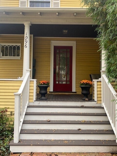 Building Photo - 1096 Highland Ave