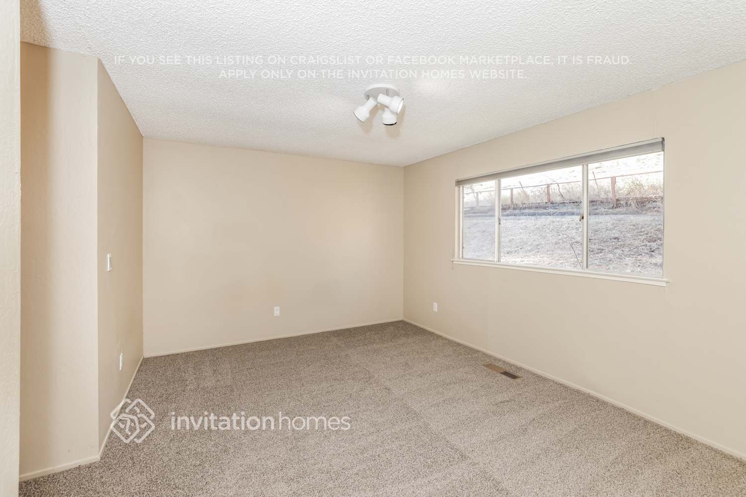 Building Photo - 2425 Grimsby Dr