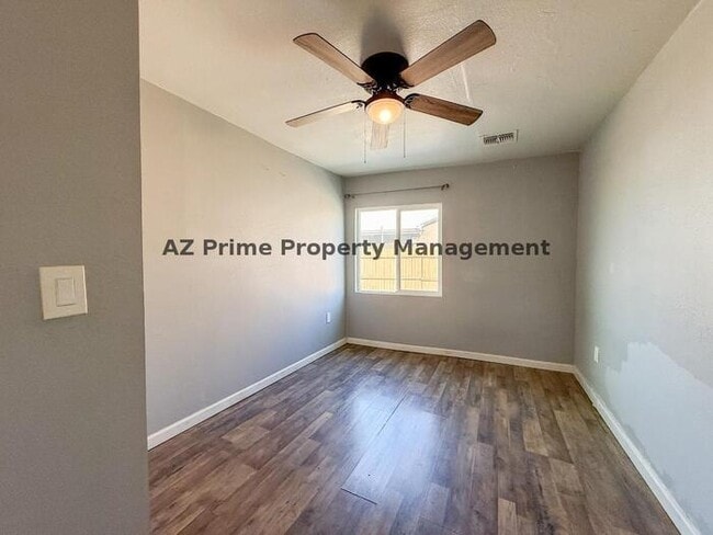 Building Photo - 2427 W Yavapai St